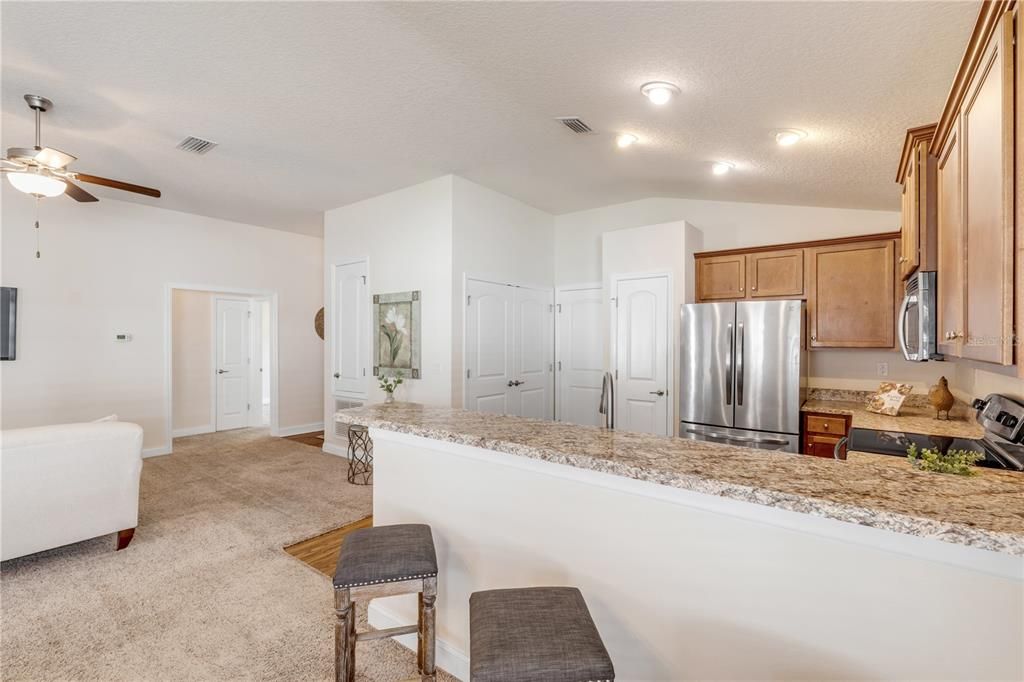 待售: $330,000 (3 贝兹, 2 浴室, 1344 平方英尺)