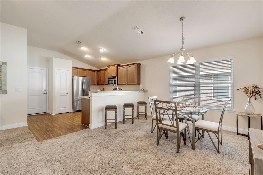 待售: $330,000 (3 贝兹, 2 浴室, 1344 平方英尺)