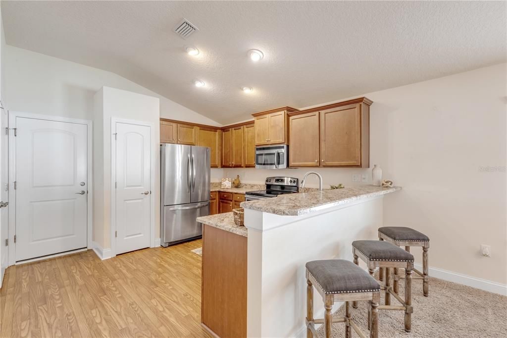 待售: $330,000 (3 贝兹, 2 浴室, 1344 平方英尺)