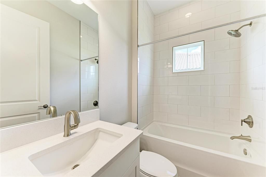 En Venta: $1,246,809 (5 camas, 4 baños, 4602 Pies cuadrados)