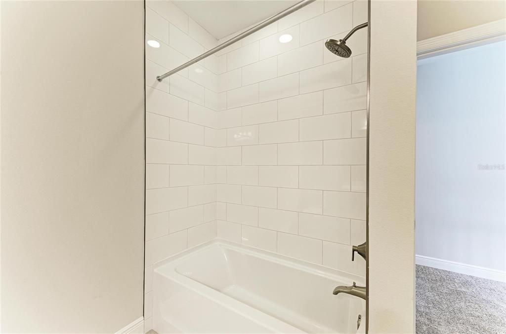 En Venta: $1,246,809 (5 camas, 4 baños, 4602 Pies cuadrados)