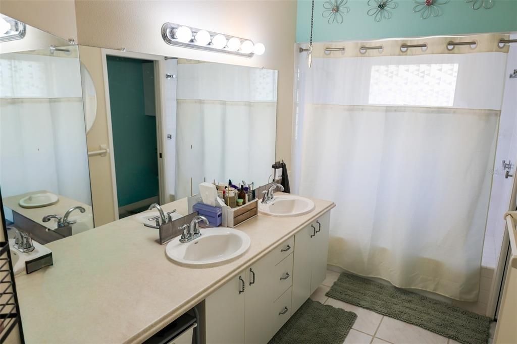 出租: $2,100 (2 贝兹, 2 浴室, 1193 平方英尺)