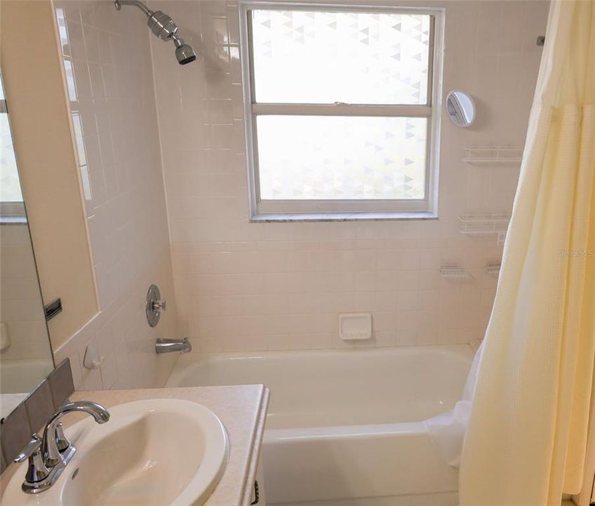 出租: $2,100 (2 贝兹, 2 浴室, 1193 平方英尺)