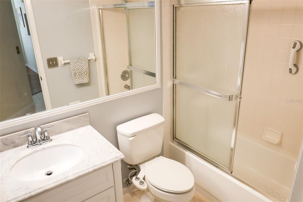 出租: $2,100 (2 贝兹, 2 浴室, 1193 平方英尺)