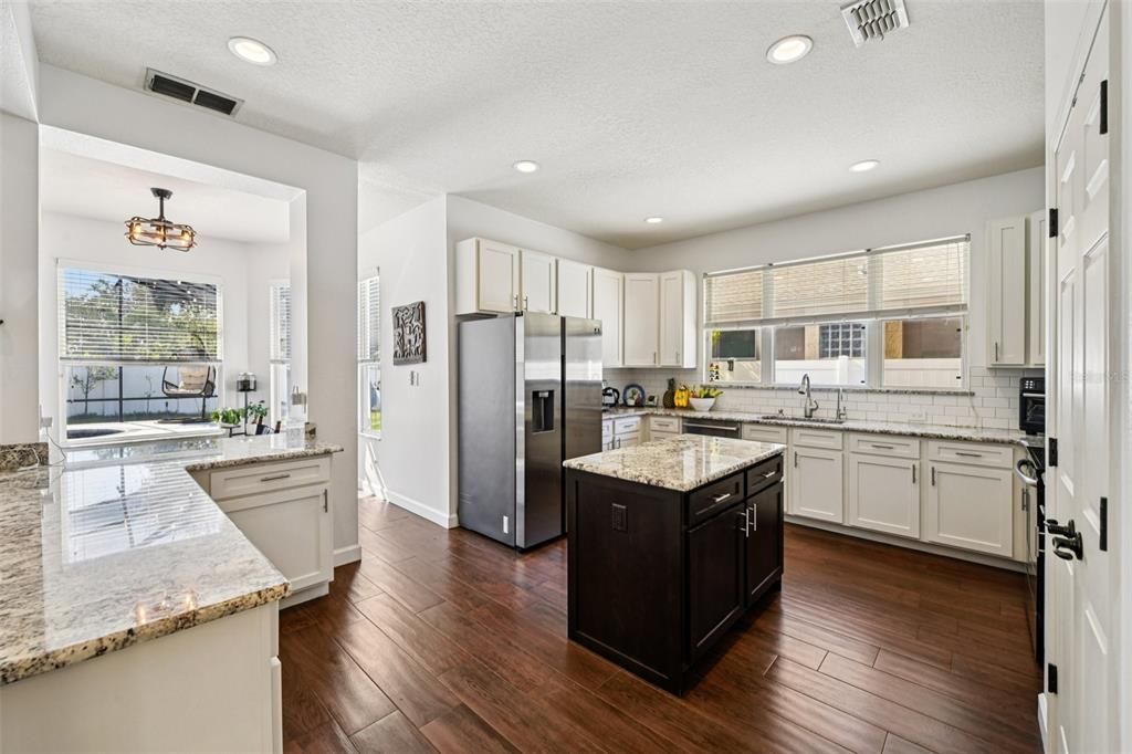 For Sale: $919,200 (5 beds, 3 baths, 3064 Square Feet)