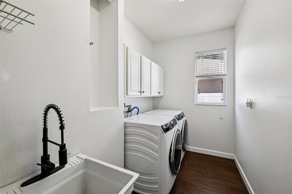 For Sale: $919,200 (5 beds, 3 baths, 3064 Square Feet)