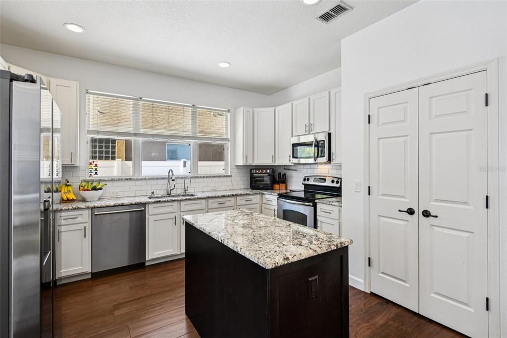 For Sale: $919,200 (5 beds, 3 baths, 3064 Square Feet)