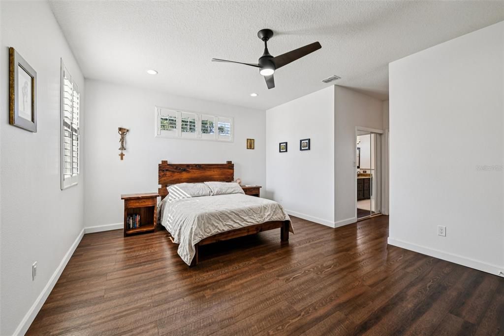 For Sale: $919,200 (5 beds, 3 baths, 3064 Square Feet)