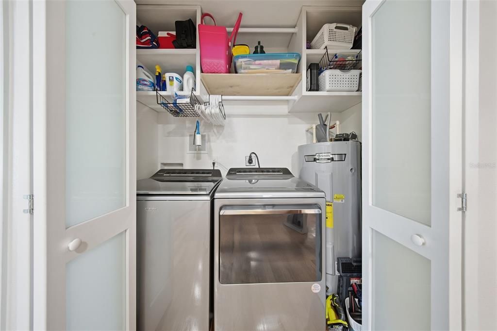 待售: $1,200,000 (4 贝兹, 2 浴室, 1950 平方英尺)