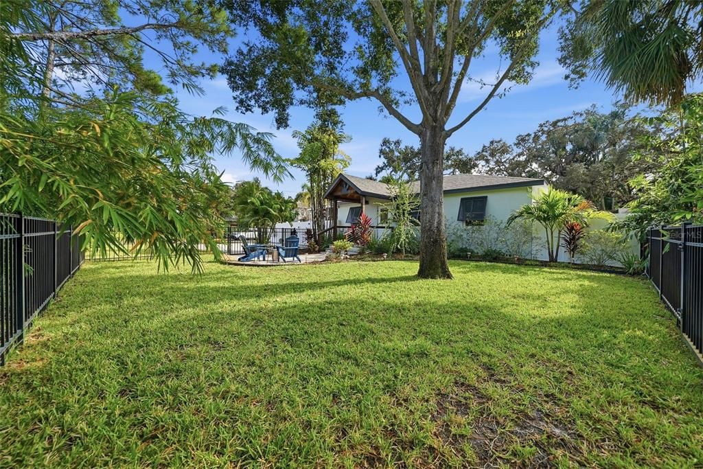 待售: $1,200,000 (4 贝兹, 2 浴室, 1950 平方英尺)