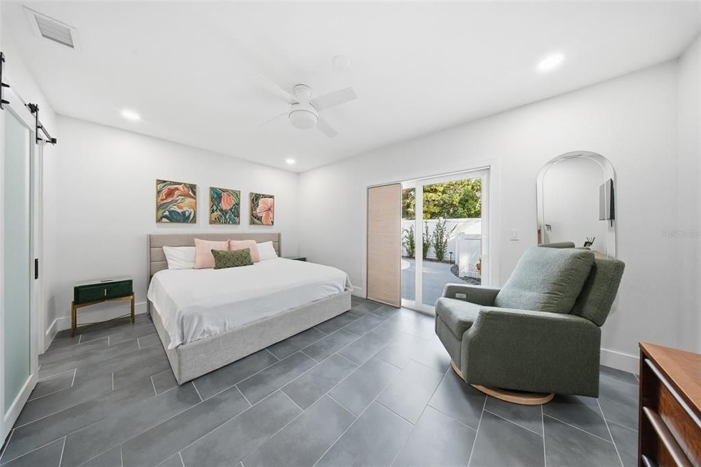 待售: $1,200,000 (4 贝兹, 2 浴室, 1950 平方英尺)