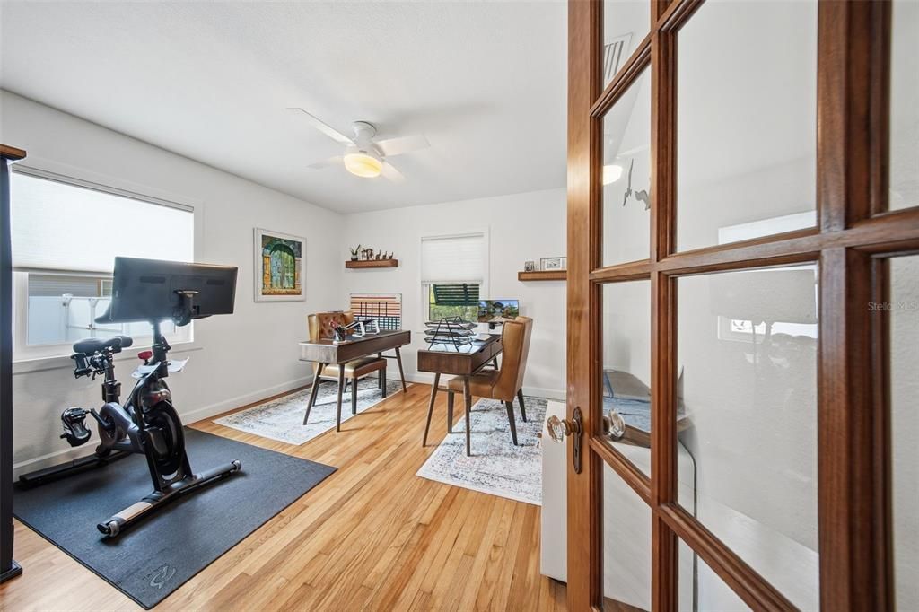 待售: $1,200,000 (4 贝兹, 2 浴室, 1950 平方英尺)