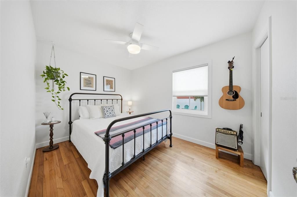 待售: $1,200,000 (4 贝兹, 2 浴室, 1950 平方英尺)