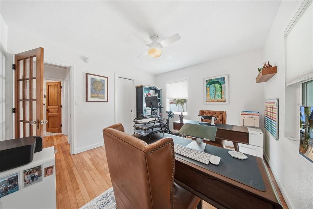 待售: $1,200,000 (4 贝兹, 2 浴室, 1950 平方英尺)