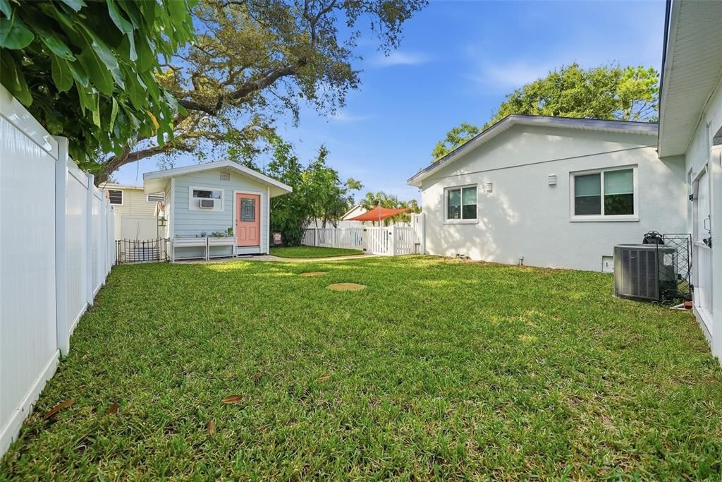 待售: $1,200,000 (4 贝兹, 2 浴室, 1950 平方英尺)