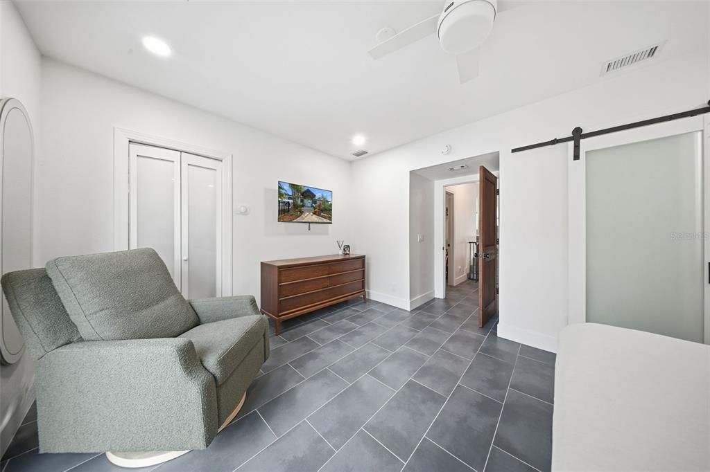 待售: $1,200,000 (4 贝兹, 2 浴室, 1950 平方英尺)