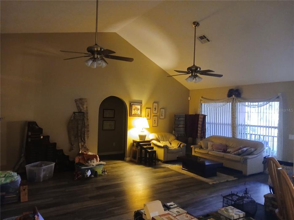 For Sale: $579,000 (3 beds, 2 baths, 2462 Square Feet)