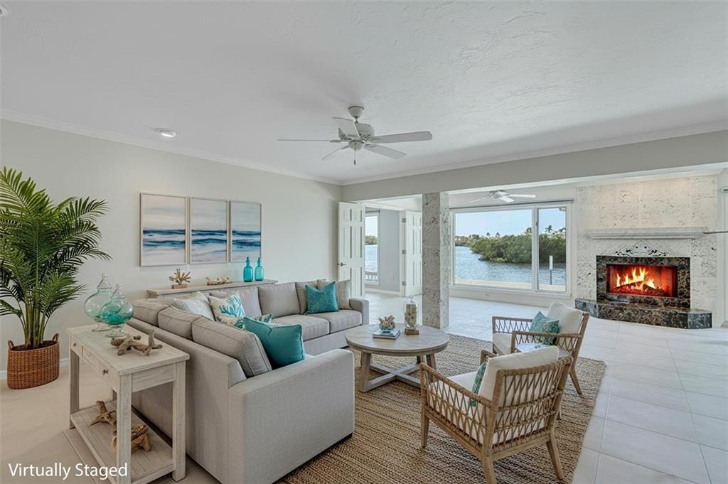 合同活跃: $1,595,000 (3 贝兹, 2 浴室, 2347 平方英尺)