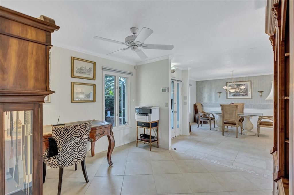 合同活跃: $1,595,000 (3 贝兹, 2 浴室, 2347 平方英尺)