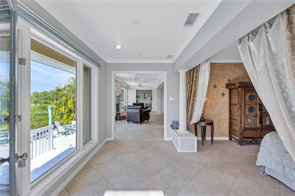 合同活跃: $1,595,000 (3 贝兹, 2 浴室, 2347 平方英尺)