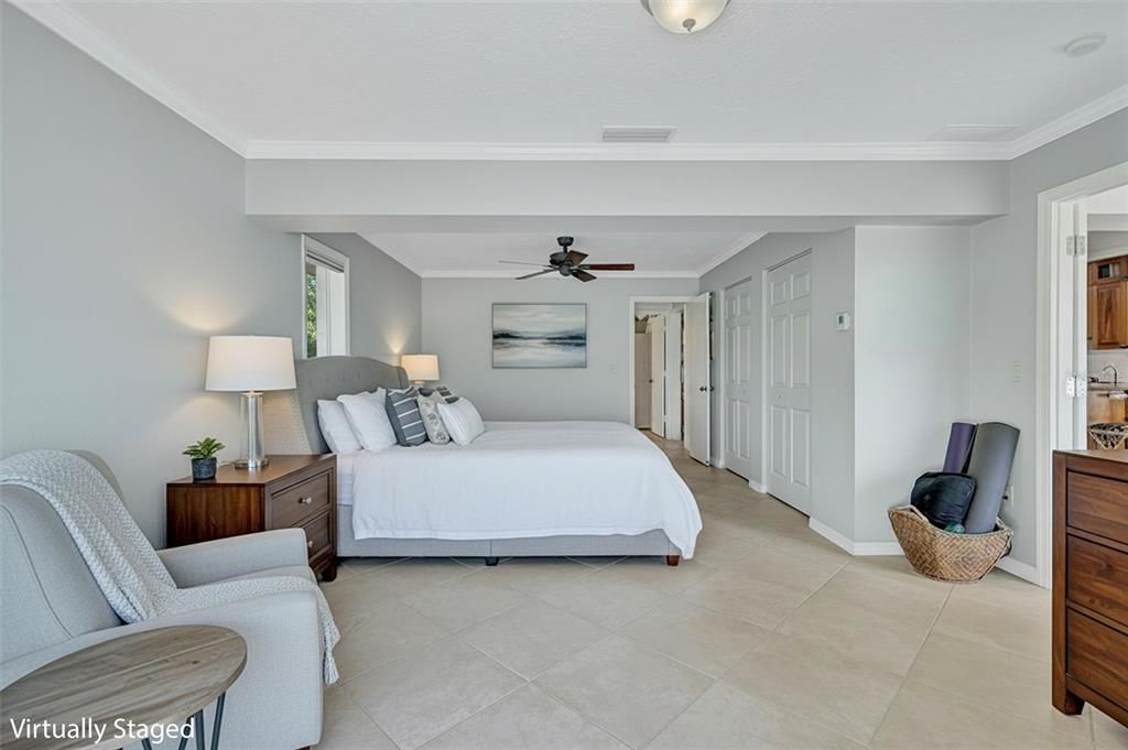 合同活跃: $1,595,000 (3 贝兹, 2 浴室, 2347 平方英尺)