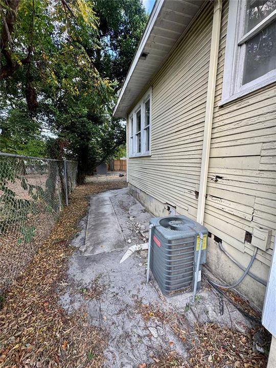 待售: $215,000 (3 贝兹, 2 浴室, 1528 平方英尺)