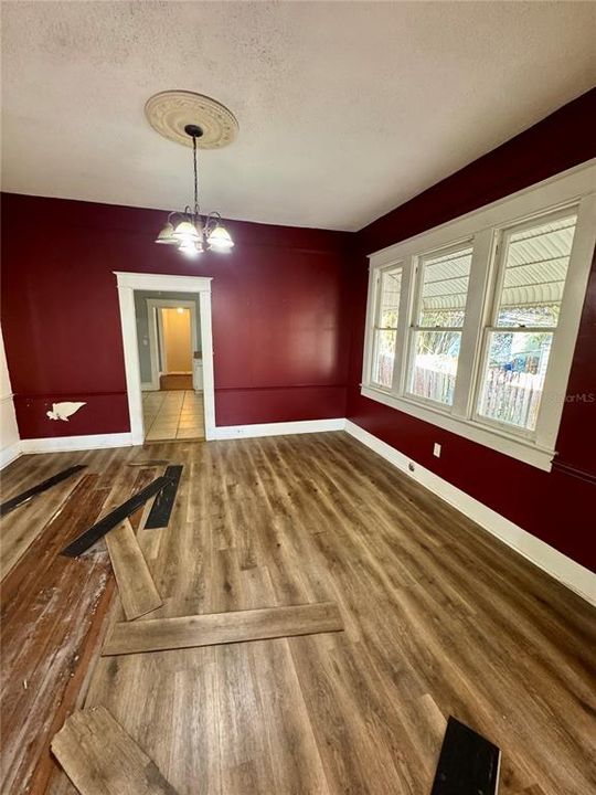 待售: $215,000 (3 贝兹, 2 浴室, 1528 平方英尺)