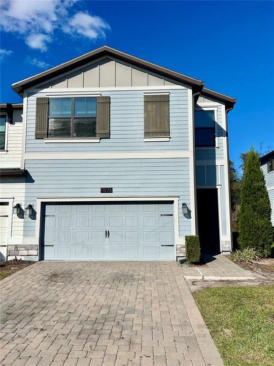 出租: $2,650 (4 贝兹, 3 浴室, 2057 平方英尺)