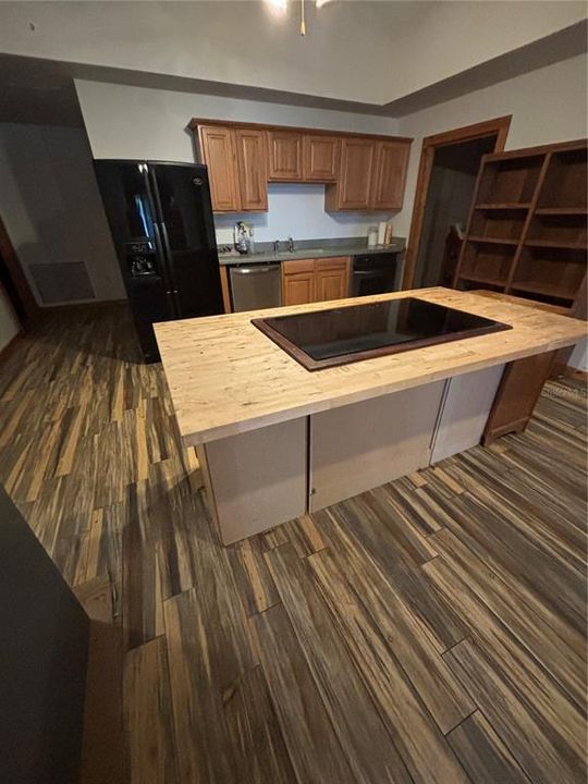 For Sale: $399,999 (0 beds, 0 baths, 1886 Square Feet)