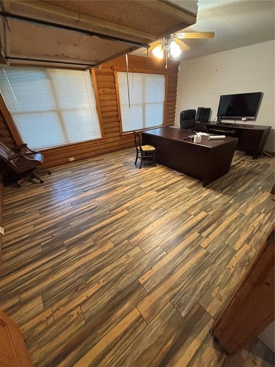 For Sale: $399,999 (0 beds, 0 baths, 1886 Square Feet)