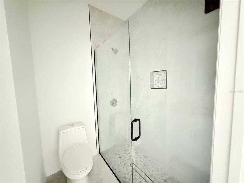 En Venta: $305,000 (3 camas, 3 baños, 1063 Pies cuadrados)