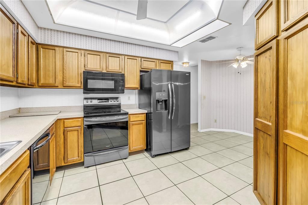 待售: $299,900 (3 贝兹, 2 浴室, 1600 平方英尺)