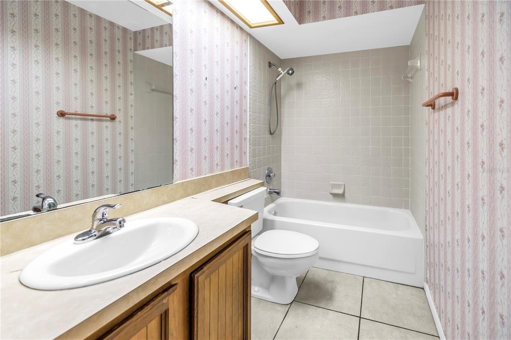 待售: $299,900 (3 贝兹, 2 浴室, 1600 平方英尺)