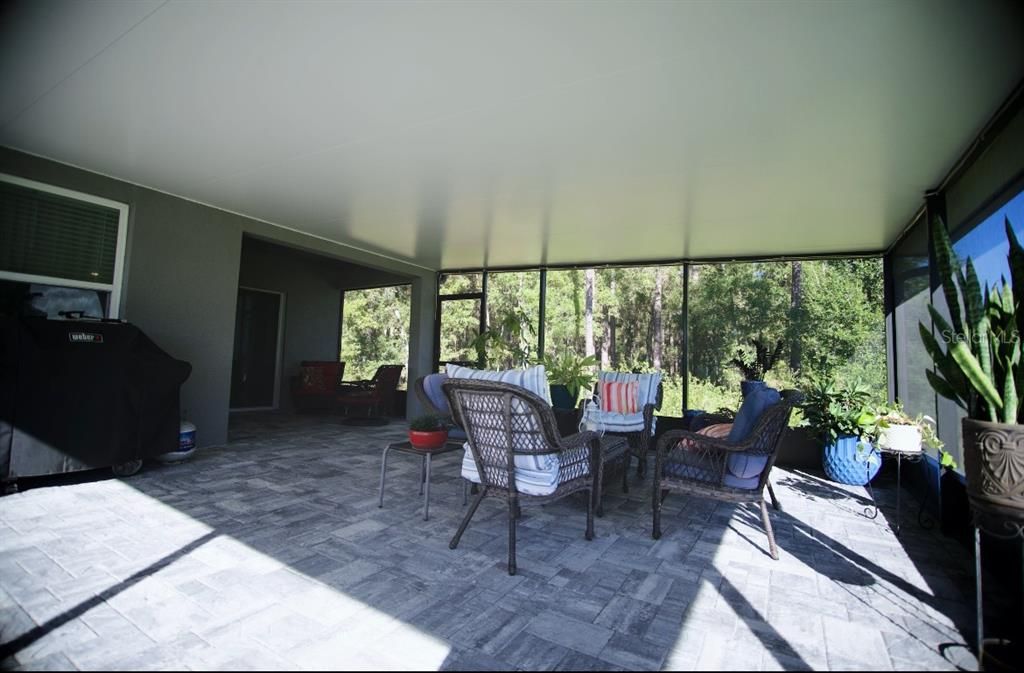 For Sale: $390,000 (4 beds, 2 baths, 1841 Square Feet)