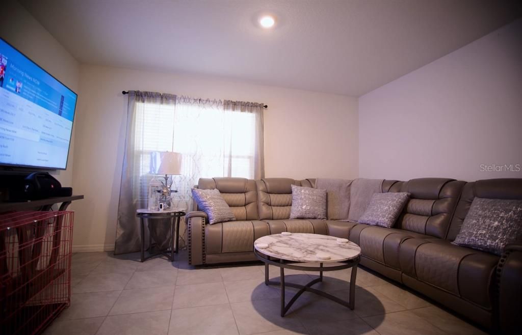 For Sale: $390,000 (4 beds, 2 baths, 1841 Square Feet)