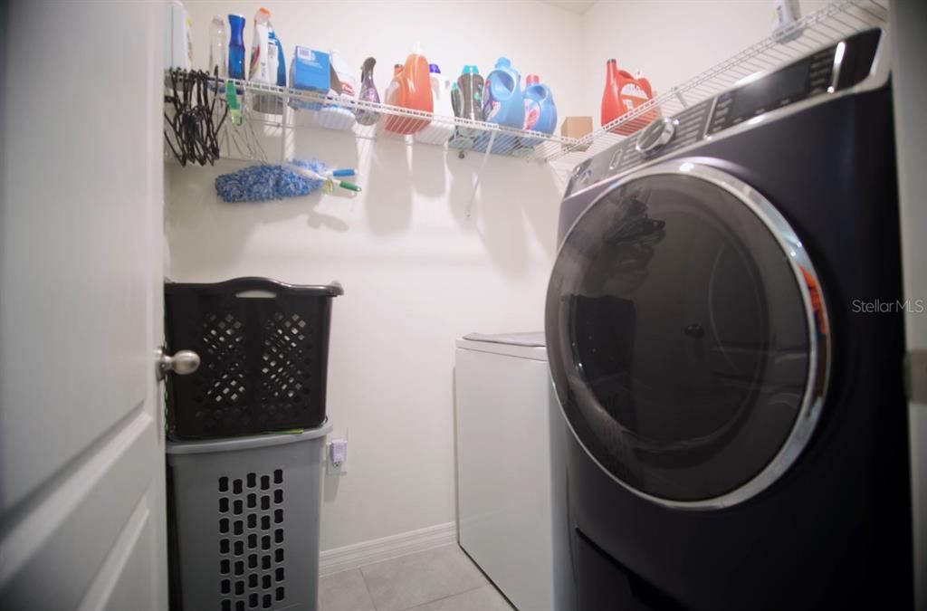 For Sale: $390,000 (4 beds, 2 baths, 1841 Square Feet)