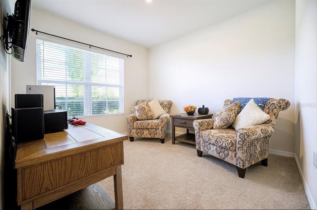 For Sale: $390,000 (4 beds, 2 baths, 1841 Square Feet)