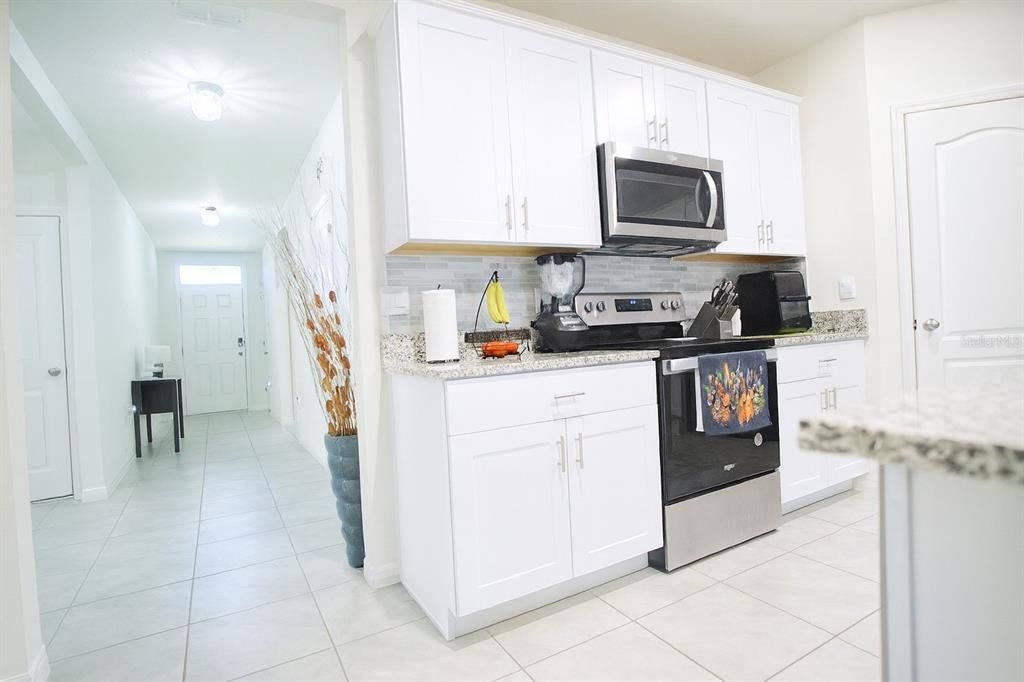 For Sale: $390,000 (4 beds, 2 baths, 1841 Square Feet)