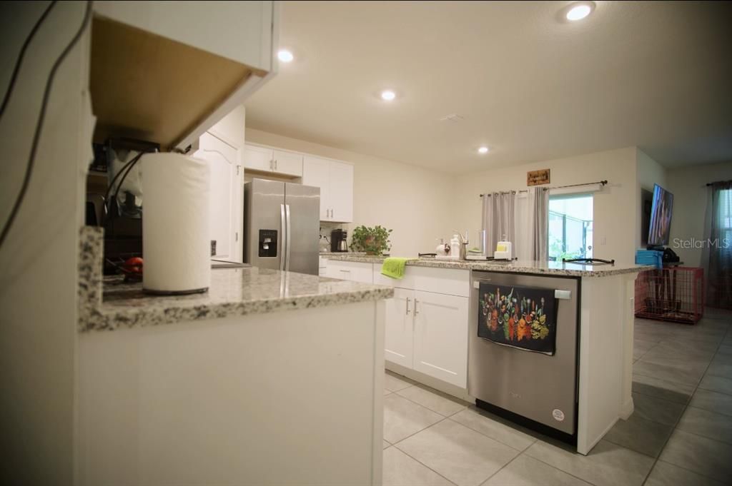 For Sale: $390,000 (4 beds, 2 baths, 1841 Square Feet)