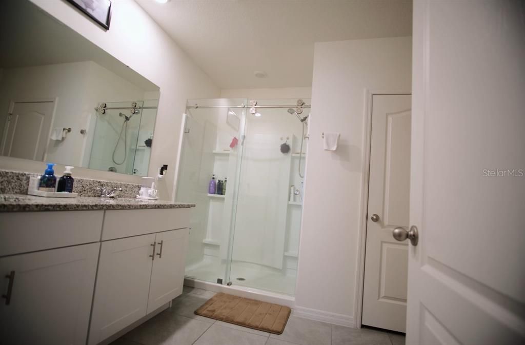 For Sale: $390,000 (4 beds, 2 baths, 1841 Square Feet)