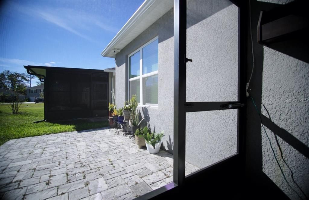 For Sale: $390,000 (4 beds, 2 baths, 1841 Square Feet)