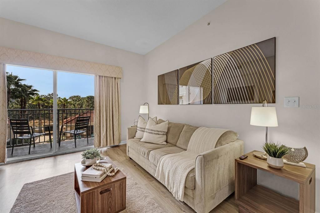 For Sale: $294,000 (2 beds, 2 baths, 1056 Square Feet)