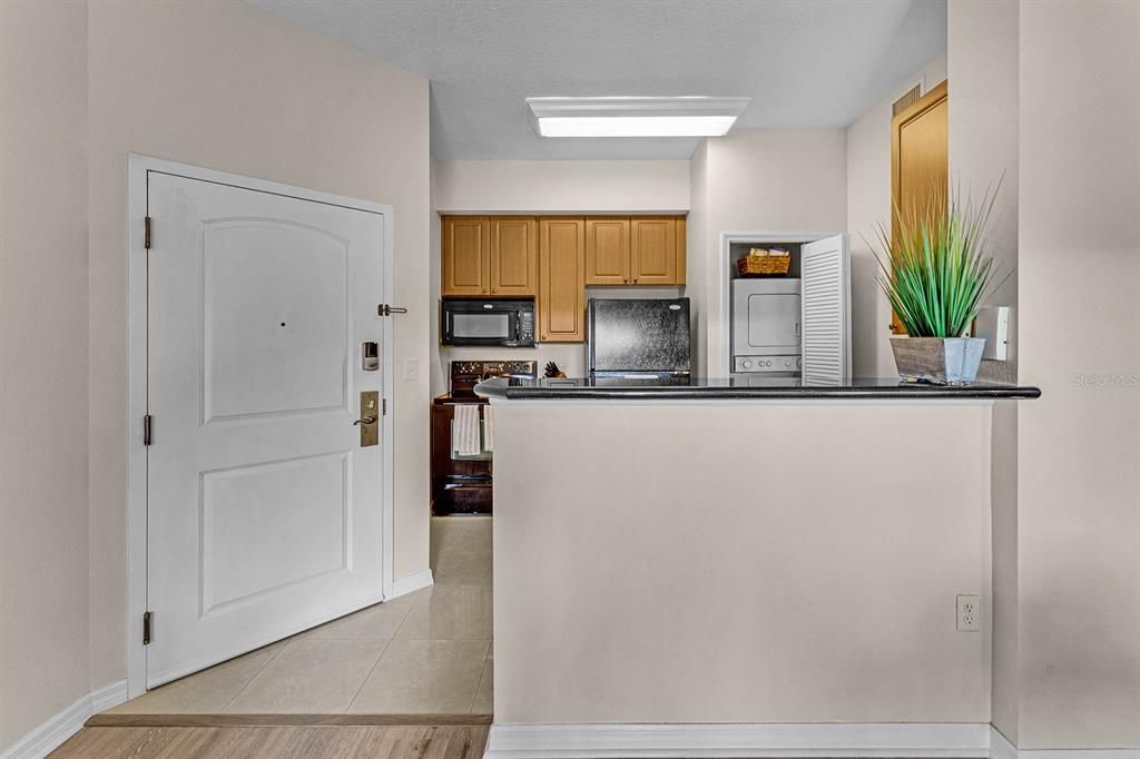 For Sale: $294,000 (2 beds, 2 baths, 1056 Square Feet)