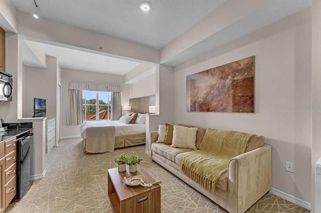 For Sale: $294,000 (2 beds, 2 baths, 1056 Square Feet)