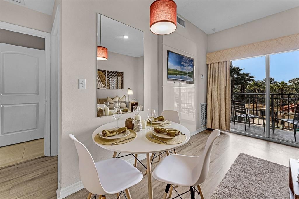 For Sale: $294,000 (2 beds, 2 baths, 1056 Square Feet)