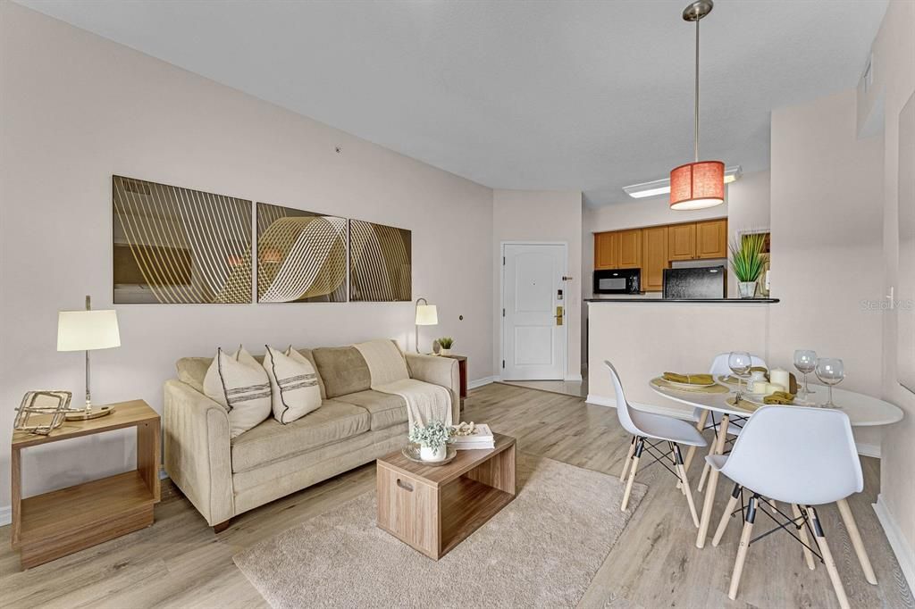 For Sale: $294,000 (2 beds, 2 baths, 1056 Square Feet)