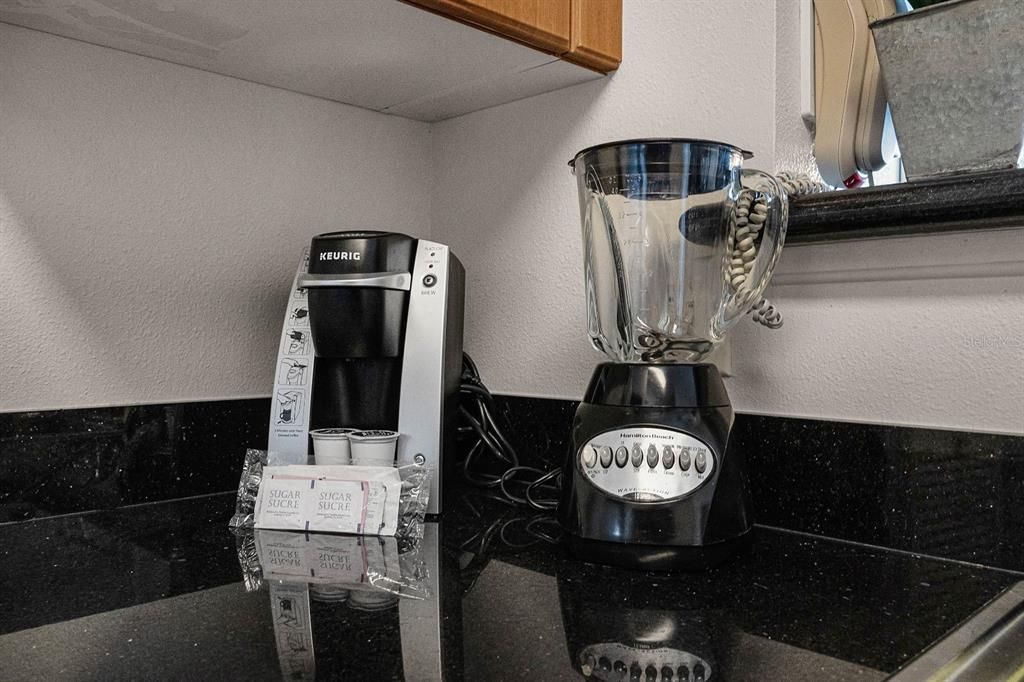 For Sale: $294,000 (2 beds, 2 baths, 1056 Square Feet)