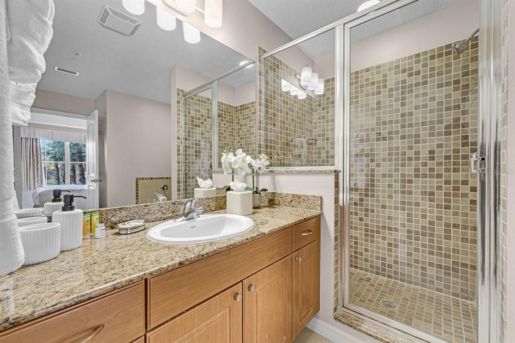 For Sale: $294,000 (2 beds, 2 baths, 1056 Square Feet)