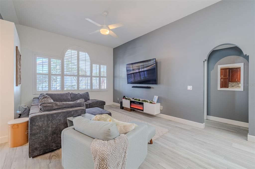 For Sale: $500,000 (3 beds, 2 baths, 1520 Square Feet)