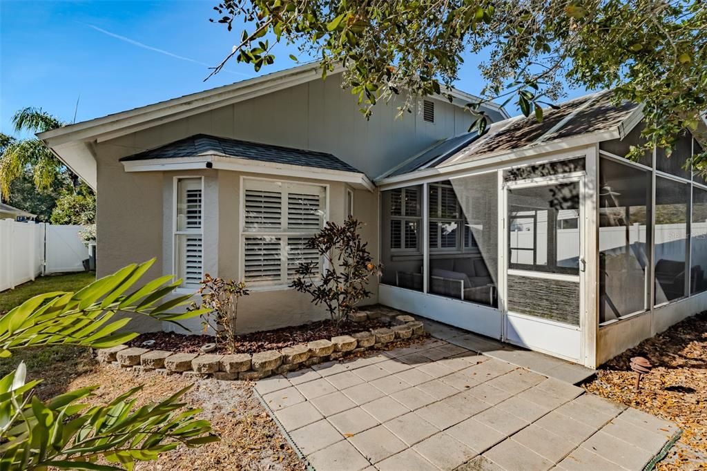 For Sale: $500,000 (3 beds, 2 baths, 1520 Square Feet)